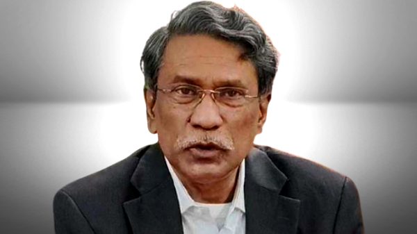 জাতীয় ঐকমত্য কমিশনের আলোচনায় বক্তব্য দিচ্ছেন সহসভাপতি আলী রীয়াজ, ২১ জুলাই, ফরেন সার্ভিস একাডেমি, ঢাকা।