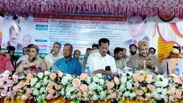চরামদ্দি ইউনিয়ন বিএনপির ভোট গ্রহণ কেন্দ্রে নেতাকর্মীদের উপস্থিতি ও ব্যালট বাক্সে ভোট প্রদান