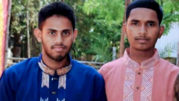 দুই মেধাবী এসএসসি উত্তীর্ণ ছাত্র রাজু ও নাইম, যারা নালিতাবাড়ীর গরিব পরিবারের সন্তান