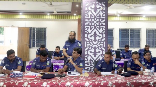 জামালপুরে মাসিক অপরাধ পর্যালোচনা সভায় পুলিশ সুপার ও থানার অফিসার ইনচার্জদের আলোচনা