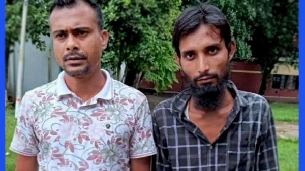 "শেরপুরে ভ্রাম্যমাণ আদালতের মাধ্যমে মাদকসেবী দুই যুবককে কারাদণ্ড প্রদান করছেন নির্বাহী ম্যাজিস্ট্রেট"