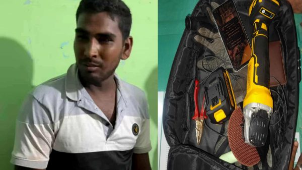 পঞ্চগড়ের তেঁতুলিয়ার ভজনপুর বাজারে রাজশাহী কৃষি উন্নয়ন ব্যাংকে লুকিয়ে ডাকাতির চেষ্টা চালানো সহিদুলকে স্থানীয়রা আটক করে পুলিশের হাতে তুলে দেন।