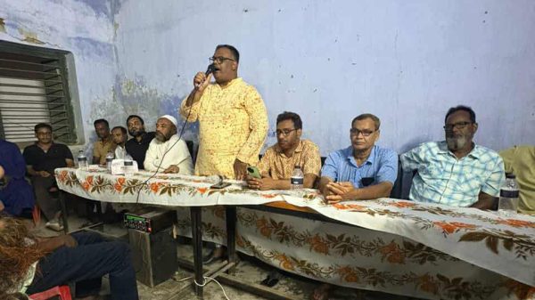 চারঘাট উপজেলা বিএনপি’র ৪৭তম প্রতিষ্ঠা বার্ষিকী উপলক্ষে প্রস্তুতি সভায় মোঃ আনোয়ার হোসেন উজ্জ্বলসহ স্থানীয় নেতৃবৃন্দের উপস্থিতি।
