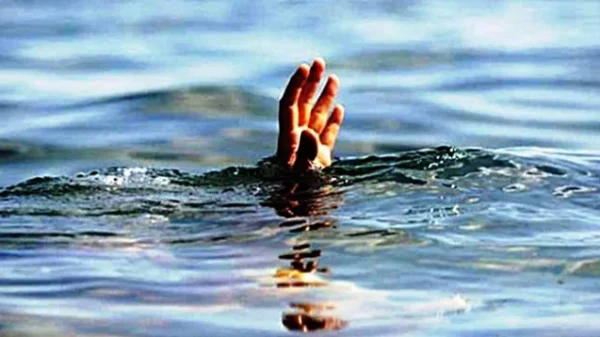 শাপলার টানে দুই শিশুর মৃত্যু