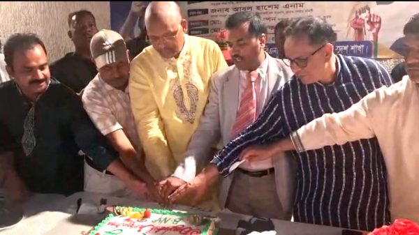 কুয়েতে হাওয়ালী প্রদেশে বিএনপির ৪৭তম প্রতিষ্ঠাবার্ষিকী উদযাপনে নেতৃবৃন্দ ও কর্মীবৃন্দের উপস্থিতি।