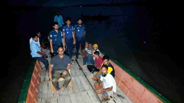 বাকেরগঞ্জে উপজেলা প্রশাসনের অভিযানে অবৈধ মাটি কাটা বন্ধে ৮ জন গ্রেফতার