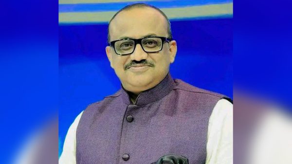 মানহানি মামলায় সাবেক তথ্য প্রতিমন্ত্রী ডা. মুরাদ হাসানের বিরুদ্ধে জামালপুর আদালতে গ্রেপ্তারি পরোয়ানা জারি।
