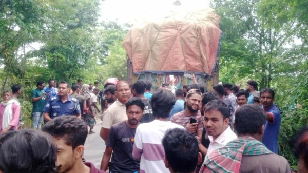 রাজশাহীর দুর্গাপুরে ট্রাকচাপায় অটোভ্যান চালকের মৃত্যু