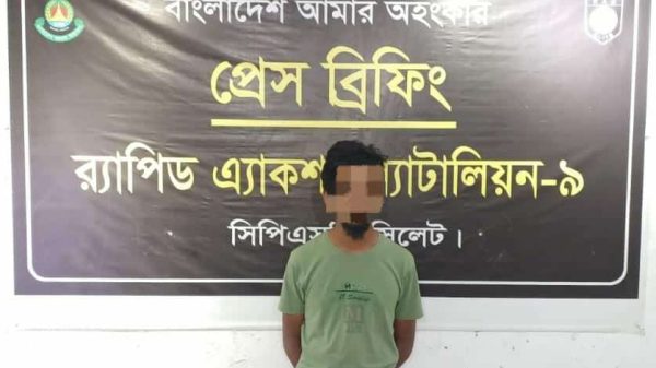 নওগাঁয় স্ত্রী হত্যা মামলার মূলহোতা তানভীরকে র‍্যাবের অভিযানে গ্রেফতার