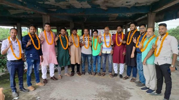 রাজশাহী বরেন্দ্র প্রেসক্লাব নির্বাচনে সভাপতি রেজাউল করিম ও সম্পাদক শামসুল ইসলাম বিজয়ী ঘোষণা মুহূর্ত