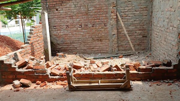 নওগাঁর রাণীনগর উপজেলার পারইল উচ্চ বিদ্যালয়ে ভাঙচুরের ঘটনায় বিদ্যালয় কর্তৃপক্ষের অভিযোগ ইউপি চেয়ারম্যানের বিরুদ্ধে।
