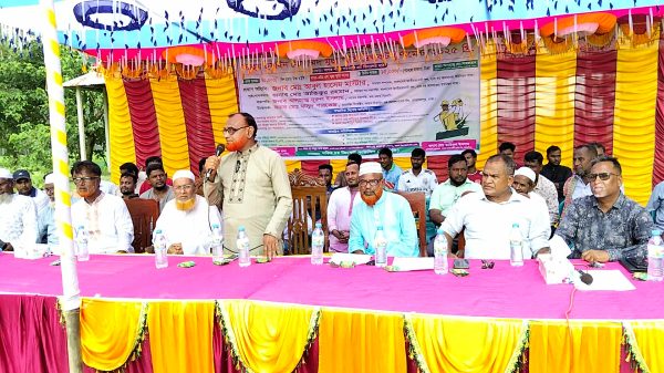 সানন্দবাড়ীতে মরহুম হুসাইন মোহাম্মদ মুছা স্মৃতি ক্রিকেট টুর্নামেন্ট-২০২৫ উদ্বোধনী অনুষ্ঠান।