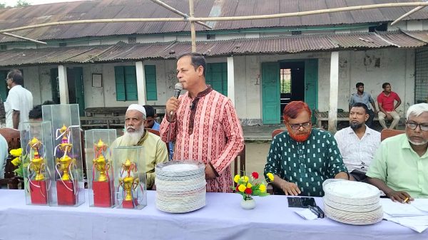 সানন্দবাড়ী বহুমুখী উচ্চ বিদ্যালয় মাঠে ৫২তম জিঞ্জিরাম জোন চূড়ান্ত ক্রীড়া খেলার সময় অংশগ্রহণকারী শিক্ষার্থী ও বিজয়ী দল।