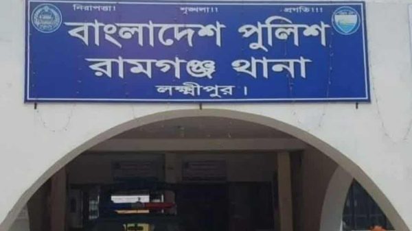 লক্ষ্মীপুরের রামগঞ্জে গলা কেটে মা ও মেয়েকে হত্যার পর লাল টেপে ঘেরা ঘটনাস্থল, শোকে স্তব্ধ জনপদ।