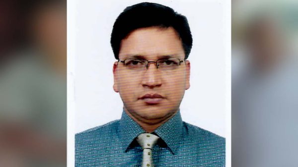 বাকেরগঞ্জ সরকারি বালিকা বিদ্যালয়ের প্রধান শিক্ষক এইচ এম জাফর আহমেদকে ‘গুণী শিক্ষক’ সম্মাননা প্রদান করা হয় বিশ্ব শিক্ষক দিবস ২০২৫ উপলক্ষে।
