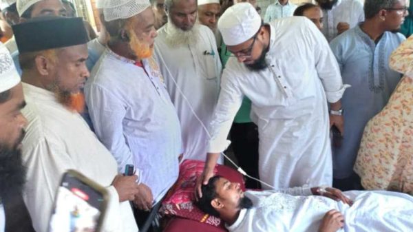 শেরপুরে জামায়াতে ইসলামী প্রার্থী হাফেজ রাশেদুল ইসলামের গণসংযোগে হামলার পর আহতদের হাসপাতালে ভর্তি করা হয়েছে।