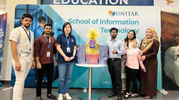 যশোরে “এডুকেশন এক্সপো–২০২৫” এর মেলার দৃশ্য, মালয়েশিয়ার বিশ্ববিদ্যালয়ে ভর্তি সুবিধা প্রদর্শন