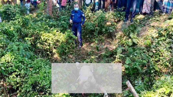 গারো পাহাড়ের জঙ্গল থেকে উদ্ধারকৃত অজ্ঞাত নারীর অর্ধগলিত মরদেহে পুলিশের তদন্ত