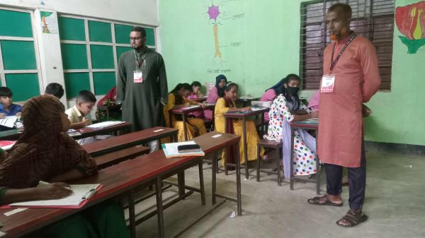 শেরপুরের তিনানী বাজার শাহীন ক্যাডেট স্কুল কেন্দ্রে SEF ফাউন্ডেশন বৃত্তি পরীক্ষায় অংশ নিচ্ছে শিক্ষার্থীরা