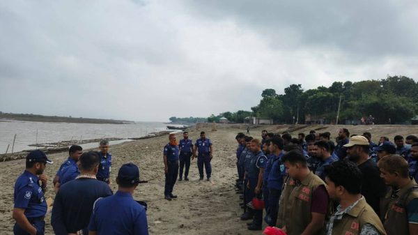রাজশাহীর বাঘা ও দৌলতপুরের পদ্মা চরাঞ্চলে সংঘর্ষ পরবর্তী দৃশ্য