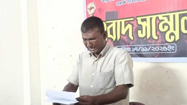 জামালপুরে মনিরুজ্জামান মনিরকে জোরপূর্বক চেকে স্বাক্ষর করানোর অভিযোগ