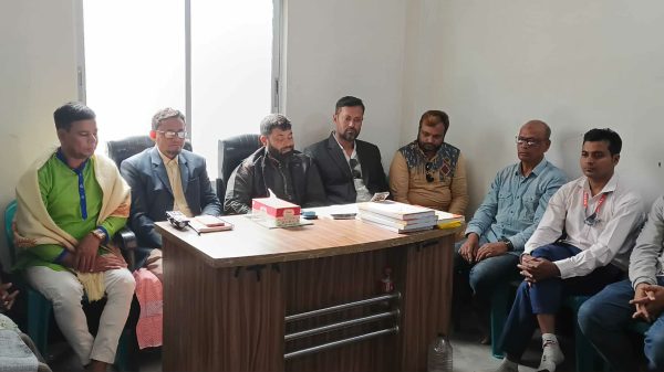 রাজশাহী জেলা ও উপজেলা পর্যায়ের নেতৃবৃন্দ বাংলাদেশ আমজনগণ পার্টির রাজশাহী বিভাগীয় সভায় অংশগ্রহণ করছেন।