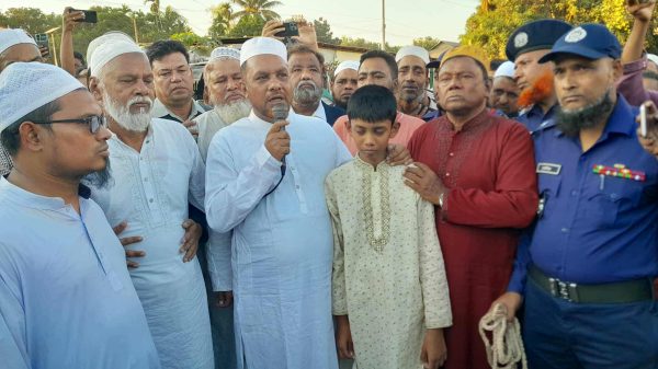 প্যারোলে মুক্ত হয়ে ভাইয়ের জানাযায় অংশ নিচ্ছেন বকশীগঞ্জ পৌরসভার সাবেক মেয়র নজরুল ইসলাম সওদাগর