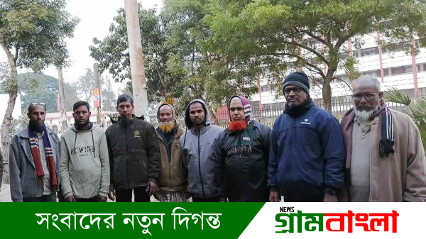 তানোর থানায় ডিডাফ ডেভেলপমেন্ট সোসাইটির টিম মিটিং চলাকালীন সদস্যদের আলোচনা