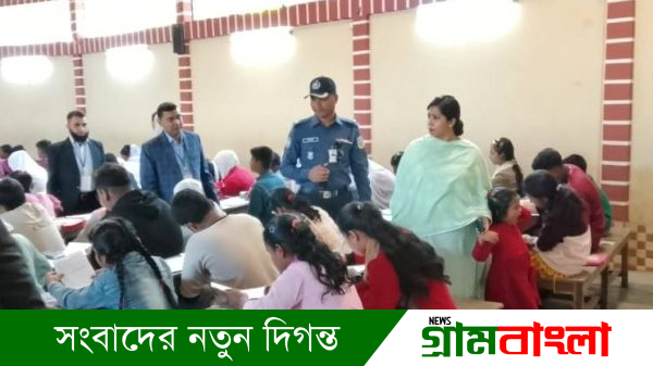 শেরপুর পুলিশ লাইন্স একাডেমিতে বাংলাদেশ কিন্ডারগার্টেন ও প্রি-ক্যাডেট স্কুল ফাউন্ডেশনের বৃত্তি পরীক্ষা চলাকালীন দৃশ্য